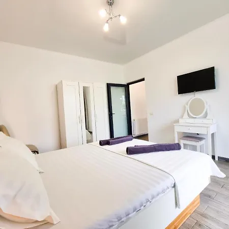 Apartament Beachside - Queen - Serenity Garden Năvodari
